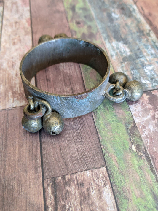 Small Vintage Tribal Brass Cuff With Bells Rajasthani India Jewelry Unique Ethnic Adornment 6.75" HAND Size (#13274)