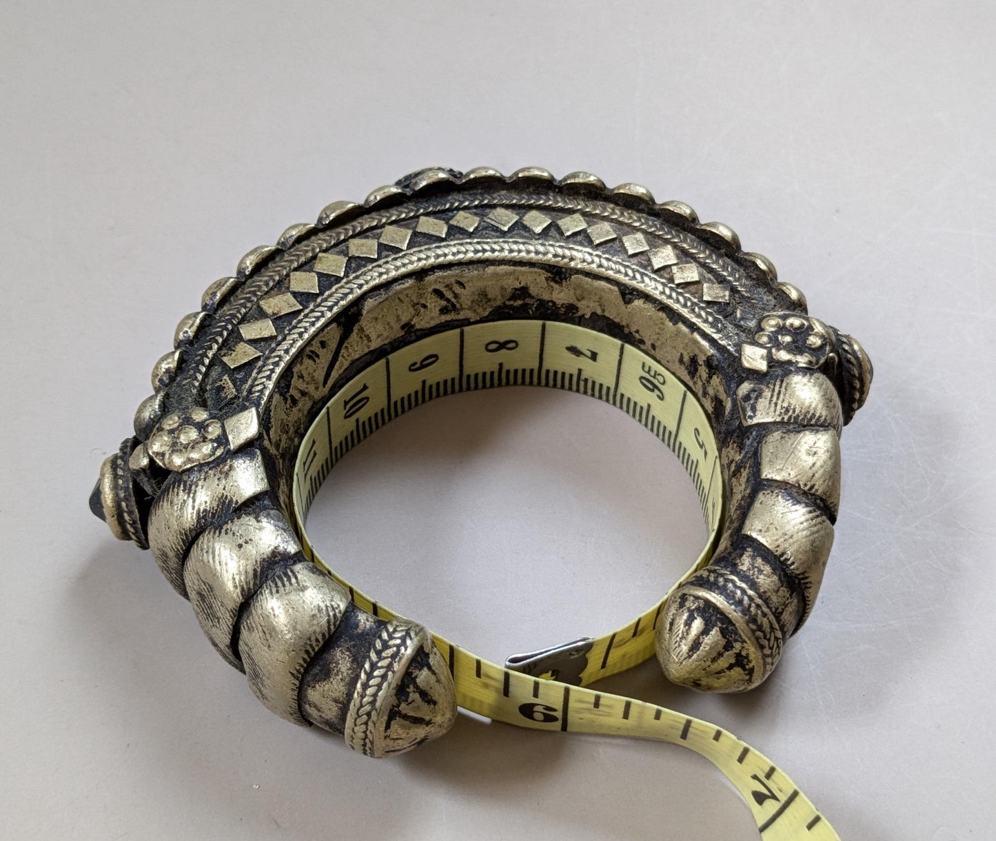 VERY SMALL Vintage Kuchi Child's Tribal Cuff Makes RATTLING Sound 5.75" (16519)